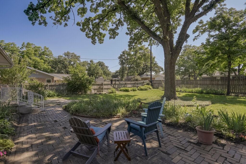 Elm Shadows Add - Residential