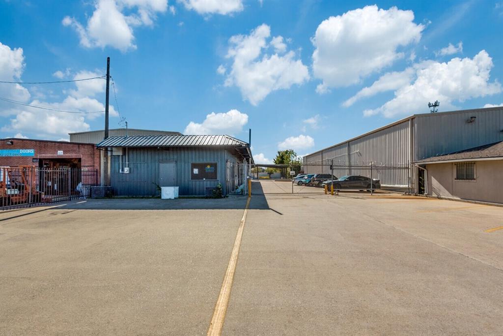 This recently renovated warehouse is divided into six leasable units.  Unit square footage ranges from 600 SF to 812 SF.  Five of the units have a grade-level door. The minimum clear height is 14 FT. There is also a 600 SF front office space. These units are perfect for carpentry, mechanics, welding, etc.  Additionally, the 1500 SF carport can be converted to 2400 SF enclosed space. The warehouse is conveniently located off Hwy 175 with easy access to I-20, I-635, and I-45.  Four of the six units have current leases.  Leases expire 10.31.2025.