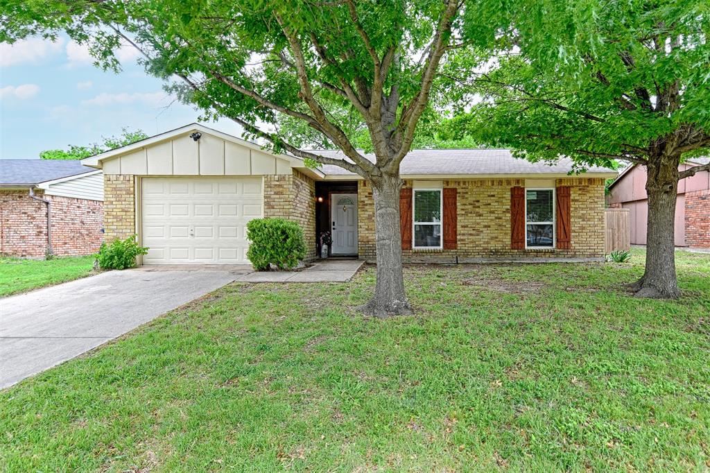 Completely renovated and move-in ready! This beautifully updated home features a BRAND NEW ROOF, NEW WINDOWS, and major plumbing upgrades, including replacement of all deteriorated cast-iron plumbing beneath the home with new PVC plumbing. Filled with natural light, the open-concept floor plan is designed for modern living and effortless entertaining.
The stylishly updated kitchen showcases contemporary cabinetry, stainless steel appliances, a classic subway tile backsplash, and a sleek vent hood. The inviting living room features a decorative brick fireplace, updated lighting, and a warm yet modern aesthetic throughout.
Both bathrooms have been tastefully renovated with today’s finishes, while luxury vinyl plank (LVP) flooring installed in 2025 flows seamlessly throughout the home, offering both durability and style. Step outside to a spacious backyard perfect for relaxing, entertaining, or creating your own outdoor retreat.
Ideally located near abundant shopping and dining, and zoned to highly rated schools, this home offers the perfect blend of comfort, style, and convenience. Don’t miss your opportunity to make it yours!