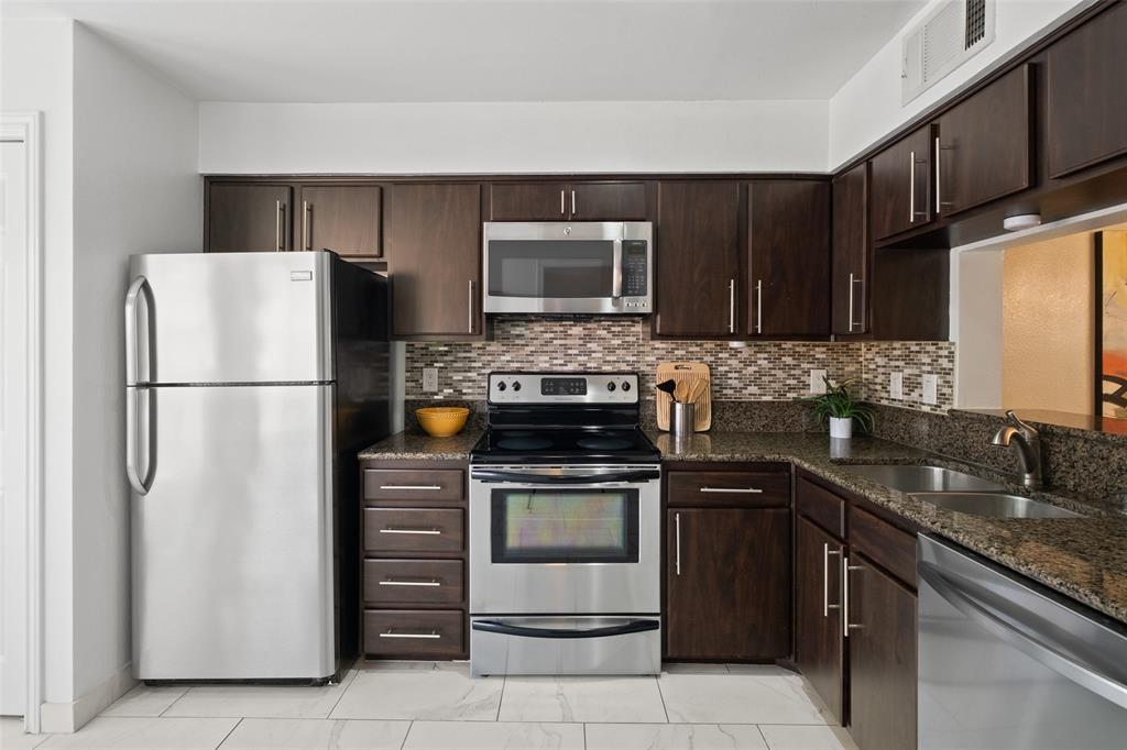 La Mirada Condo - Residential