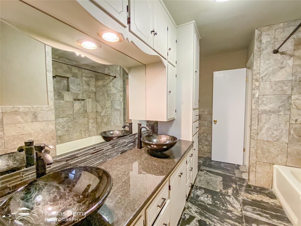 Brookhollow - Residential Lease