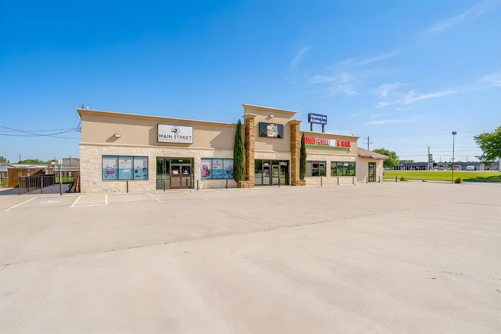 Positioned just off highly traveled Highway 377, this versatile commercial opportunity at 1333 Plaza Drive offers exceptional visibility and accessibility in one of Granbury’s most active retail corridors. The property features approximately 5,509 square feet and is currently configured as two separate units, providing flexibility for investors, owner-users, or redevelopment potential. The layout could be converted into a single larger space depending on operational needs.
Being offered vacant at closing, the property presents an ideal opportunity for a restaurant operator, retail concept, or service-based business looking to establish a presence in a high-traffic location. Existing restaurant equipment will convey with the sale, creating added value and reducing startup costs for food-service users.
With strong traffic counts, convenient access, and adaptable configuration options, this property is well positioned for a variety of commercial uses in the growing Granbury market.