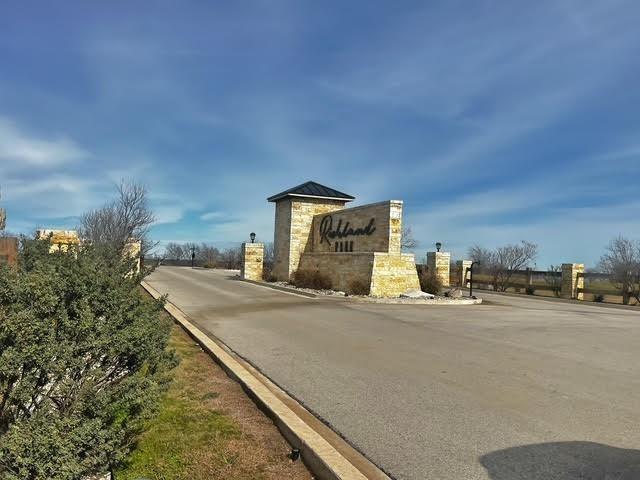 MOTIVATED SELLER***Don't miss the opportunity to build a beautiful lake-view home on this prime 1.5-acre lot overlooking Richland Chambers Lake in a charming gated community. This property is partially cleared but still has several trees. Richland Chambers Park has great amenities such as boat ramps, fishing, a small pond, a playground, and a pavilion. Come and capture the essence of country living. There is no individual survey so buyer would have to purchase one.