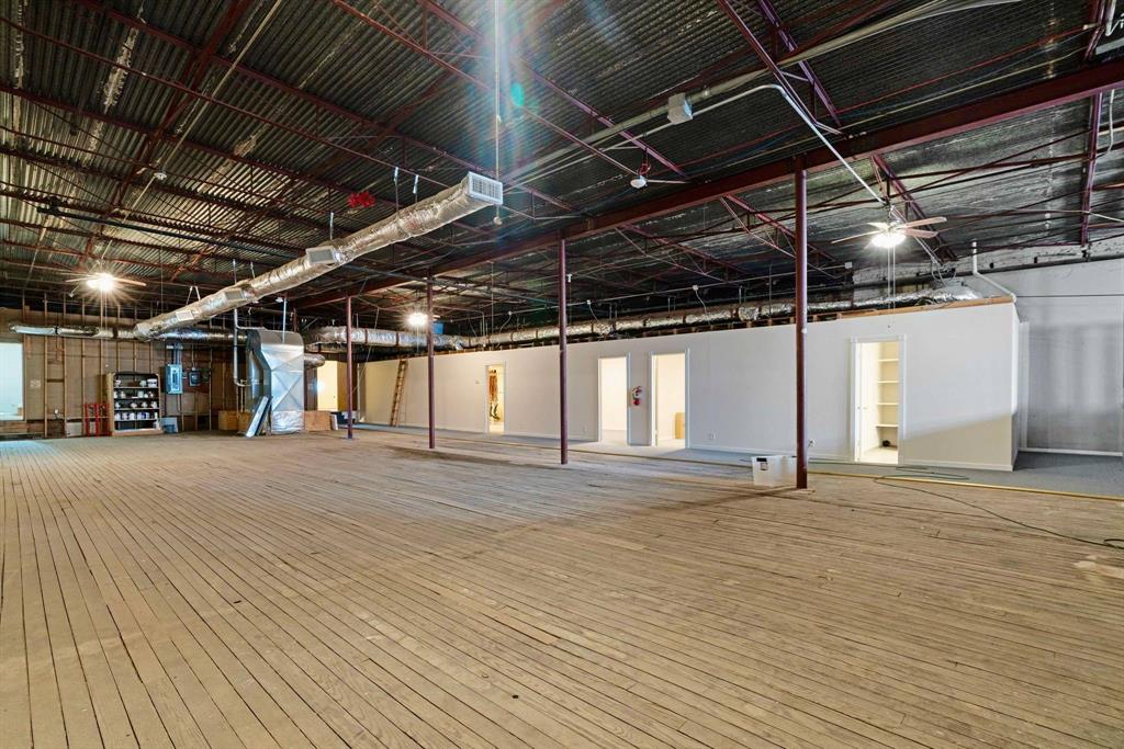 City of Paris - Commercial Sale
