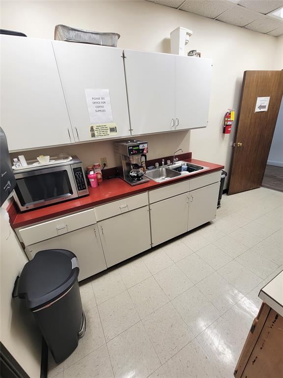 Jones Hardin - Commercial Lease