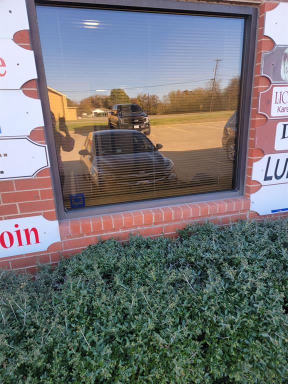 Jones Hardin - Commercial Lease