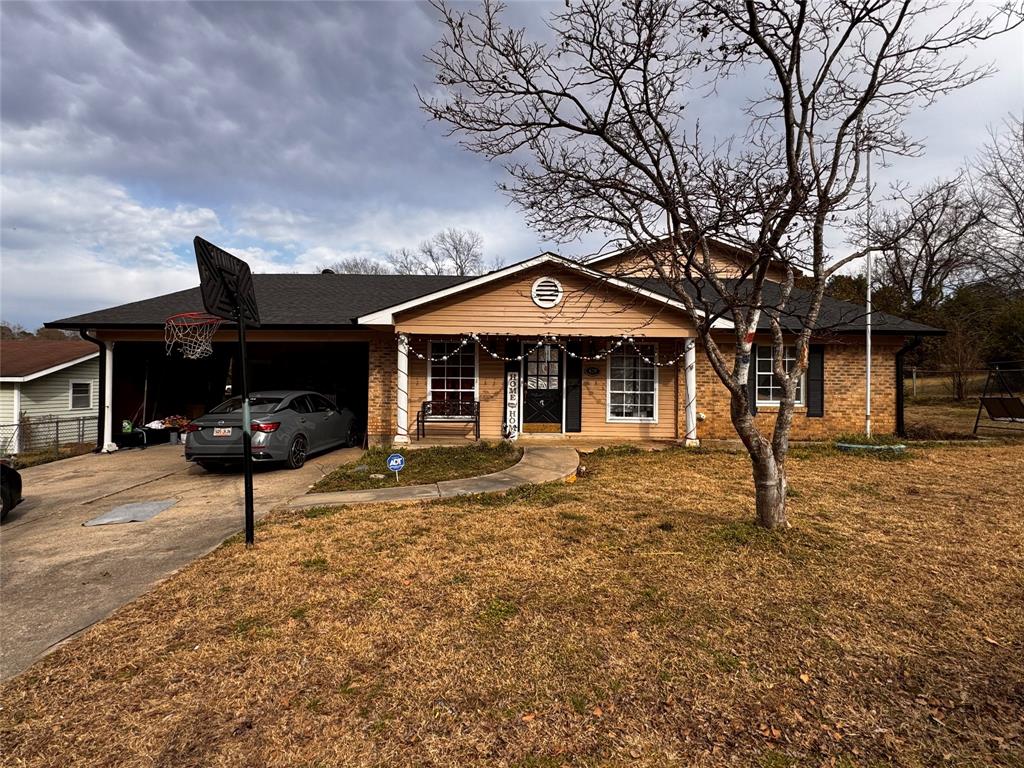 Spacious 4-bedroom, 3.5-bath home with just over 3,000 sqft located in the heart of Minden. This home features a cozy wood-burning fireplace, a new roof (2021), and a large backyard with plenty of room for entertaining or outdoor fun. Conveniently located near local amenities, this property offers comfort, space, and practicality all in one. Sellers are highly motivated and ready to make a deal! Bring all offerers! More picture to be uploaded on wednesday