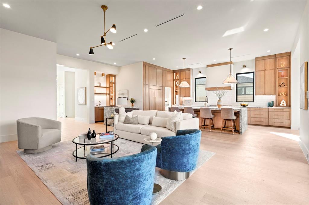 Wilshire Summit - Residential
