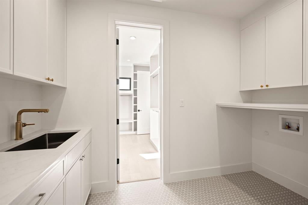Wilshire Summit - Residential