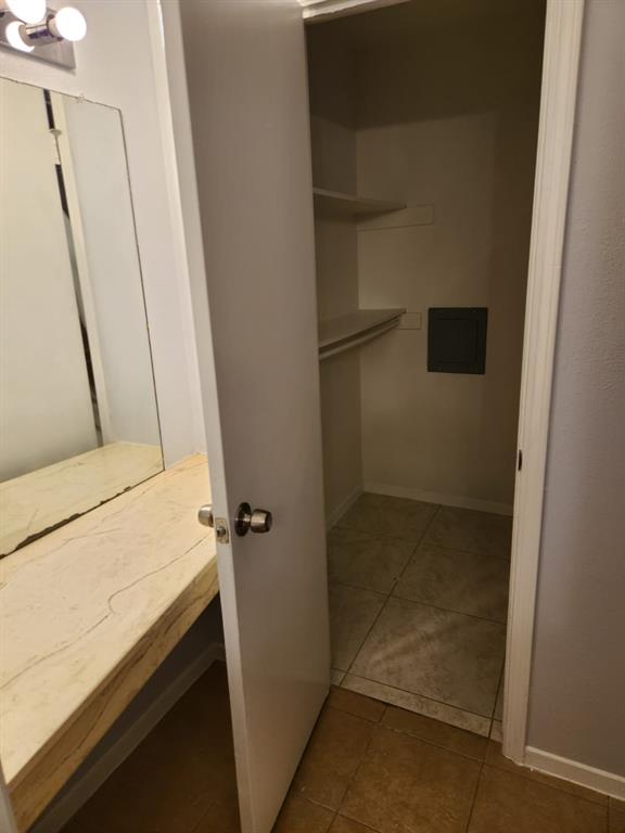 Burgundy Condo - Residential