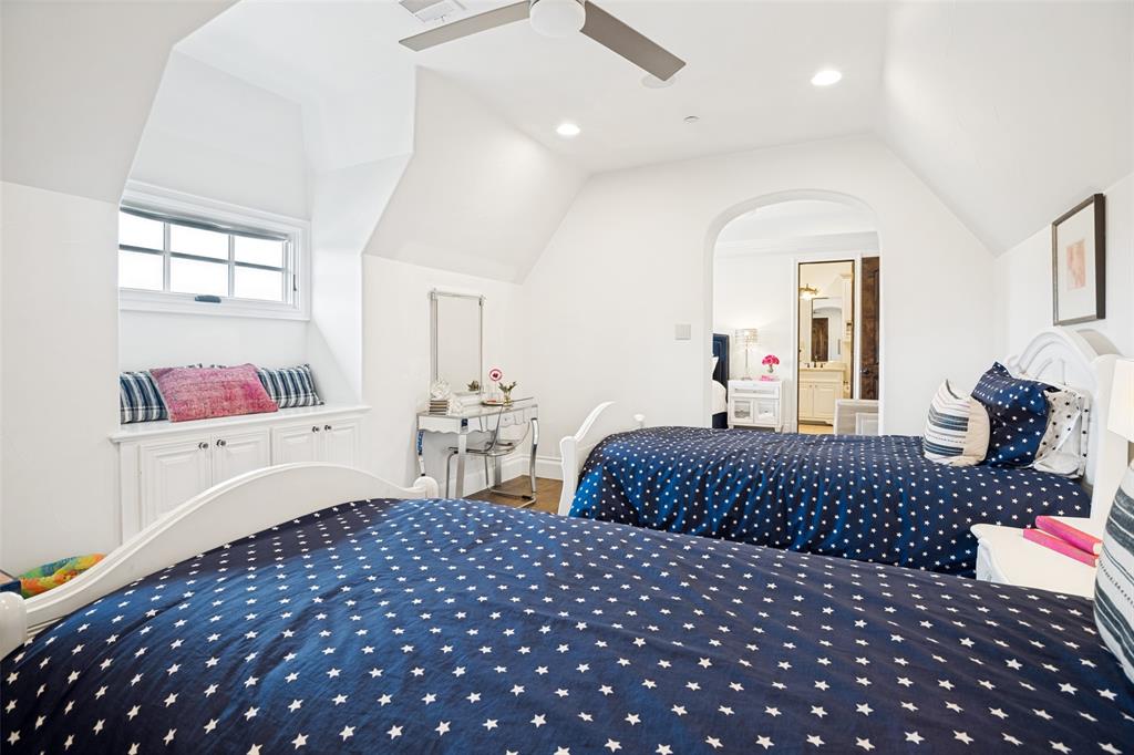 Manors At Waterford The - Residential