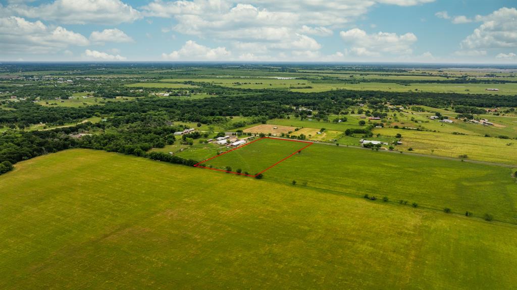 Beautiful 5-acre tract in Kaufman, TX located in Rustic Trails. This unimproved land offers wide open pasture views, plenty of space for your dream home. Enjoy peaceful country living with no HOA and room to make it your own, all while staying within a convenient drive to town and nearby amenities. Mobile homes not permitted.