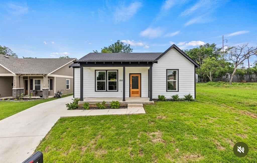 Investor Opportunity – Tenant Occupied. Welcome to this stunning newer construction home located in the heart of Fort Worth. This well-maintained property is fully equipped for your convenience and offers an excellent investment opportunity with tenants already in place. The property is being sold to investors only and is currently tenant-occupied with a lease in effect through August 2027. Buyer must honor the existing lease. Please do not disturb tenants. A minimum 48-hour notice is required for all showings, and showings are by appointment only.

Buyer’s Agent, Buyer’s Inspector, and Buyer’s Appraiser are responsible for verifying the accuracy of all information, including room dimensions, lot size, schools, taxes, amenities, HOA information, and any other details. Neither Seller nor Listing Agent makes any warranties or representations as to the accuracy of the information provided.