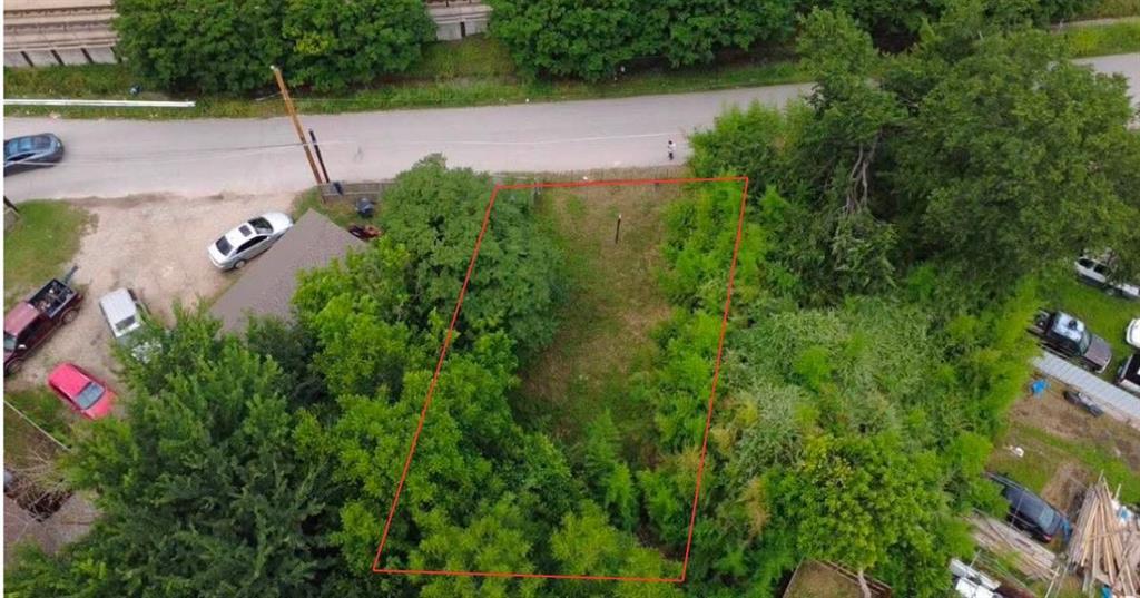 A prime vacant residential lot in a rapidly growing area of Dallas — an outstanding opportunity for builders, developers, and savvy investors! Surrounded by newly constructed homes selling in the $325,000 range, this lot is perfectly positioned for profitable new development in an area experiencing continued growth. With increasing demand for new housing and ongoing redevelopment throughout the surrounding community, this lot presents the perfect canvas for your next successful project. Whether you are planning a custom build, spec home, or investment property, this is a rare opportunity to secure land in one of Dallas’ most promising emerging markets!!