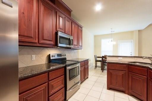 The Twnhms At Continental S - Residential
