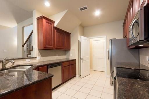 The Twnhms At Continental S - Residential