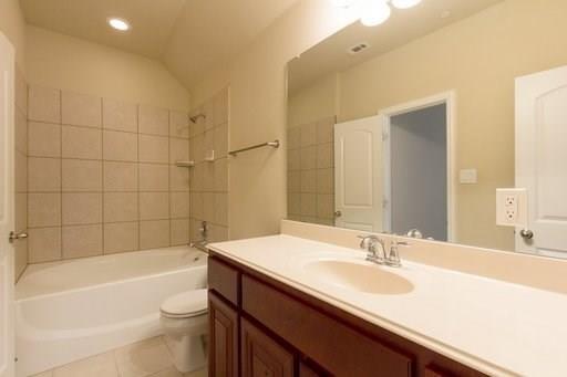 The Twnhms At Continental S - Residential