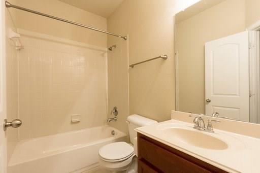 The Twnhms At Continental S - Residential