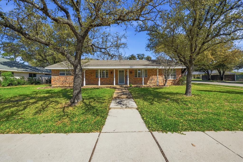 Major updates already completed! The seller recently installed a new roof, replaced the home's original cast iron plumbing with new PVC piping, and repaired the foundation, providing peace of mind and significant value for the next owner.
Spacious 4-bedroom, 2.5 bath home with approximately 2,558 sq ft, offering incredible potential for buyers looking to customize a home to their own style. This property features a flexible layout with a converted bonus flex space and is located in an established neighborhood near parks, dining, and convenient access to major roads.  Within walking distance to Pantego Bicentennial Park and centrally located between Arlington and Fort Worth.