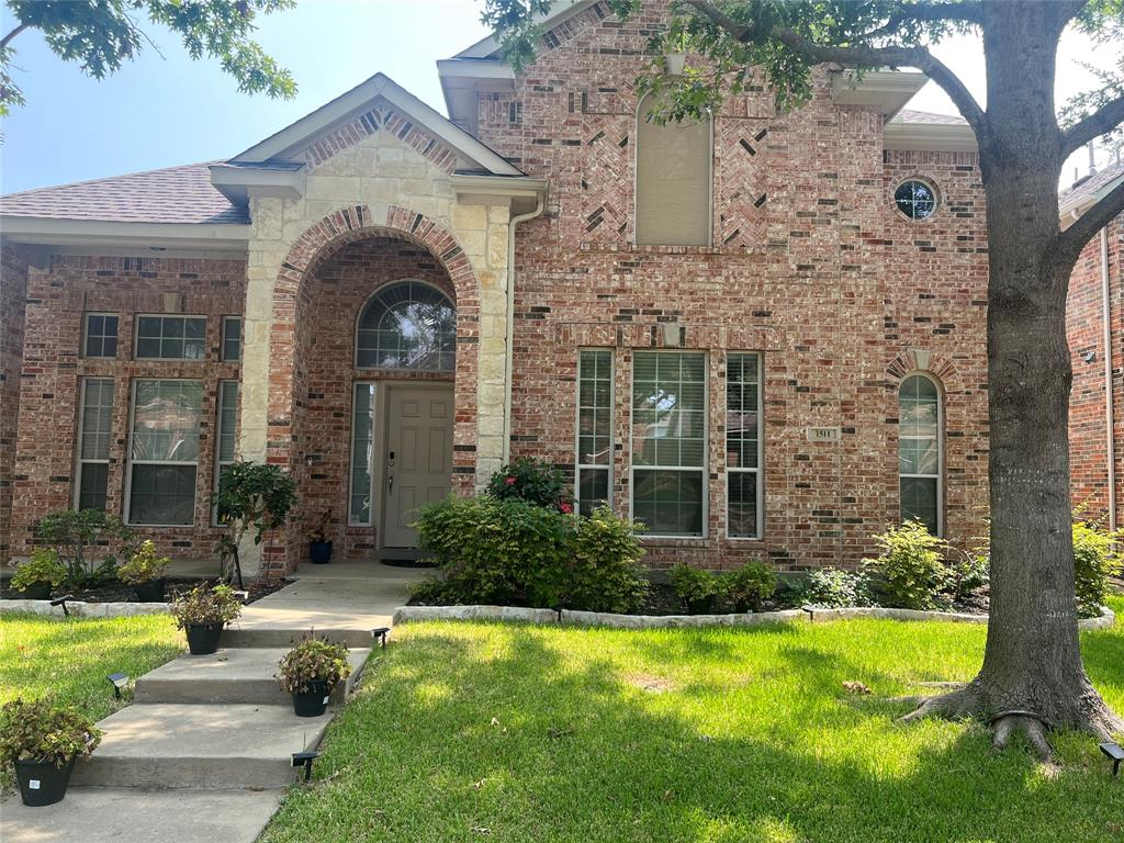 This stunning 2-story home in Allen's coveted BROOKHOLLOW neighborhood boasts 4 bedrooms, 2.5 bathrooms, an office, game room, and media room. The master suite, conveniently on the first floor, includes a sitting area and spa-like bathroom. The gourmet kitchen, equipped with stainless steel appliances and granite counters, opens to the family room with a fireplace. Hardwood floors grace the main areas on the first floor, while the second level features new carpeting. Upstairs, you'll find 3 bedrooms, a bathroom, a game room, and a media room complete with a screen and a projector. With top-notch schools and an appealing neighborhood, act fast!