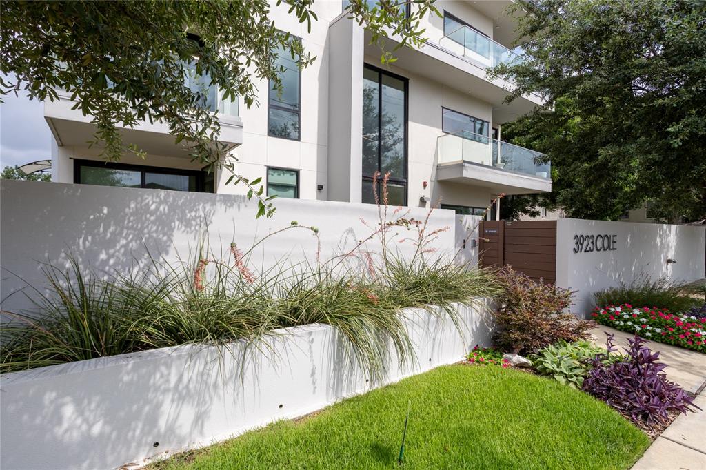 3923 Cole Ave Condos - Residential