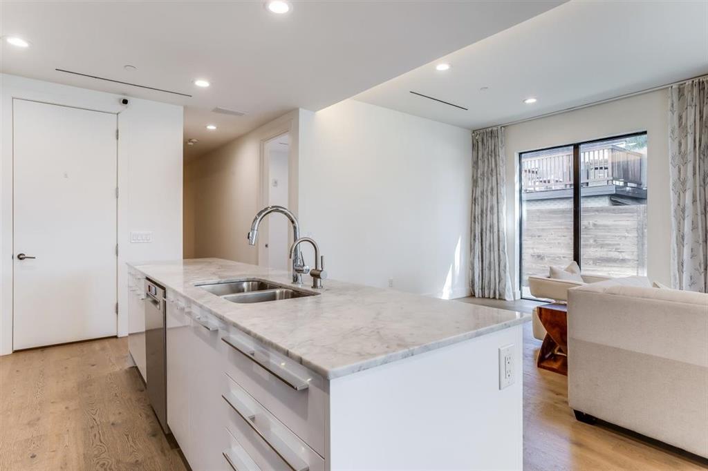 3923 Cole Ave Condos - Residential