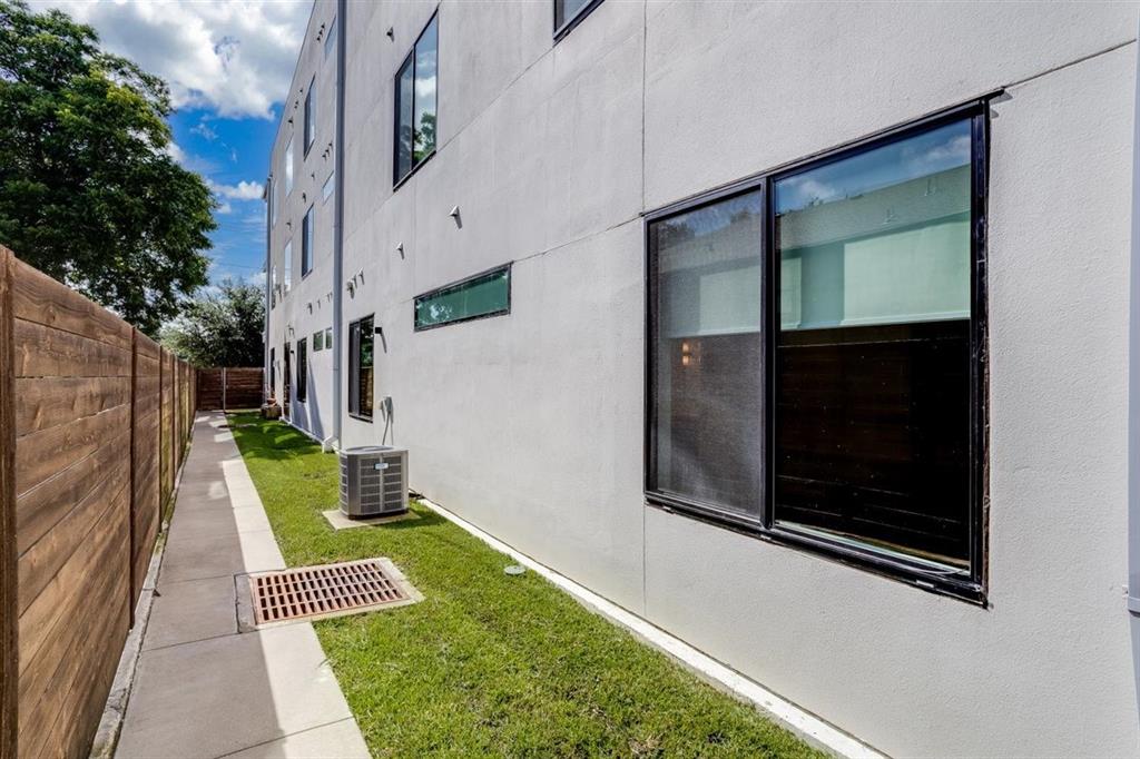 3923 Cole Ave Condos - Residential