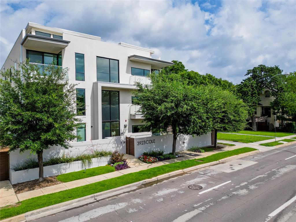 3923 Cole Ave Condos - Residential