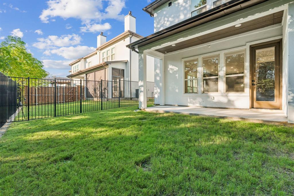 Lewisville Water's Edge II Condominium - Residential
