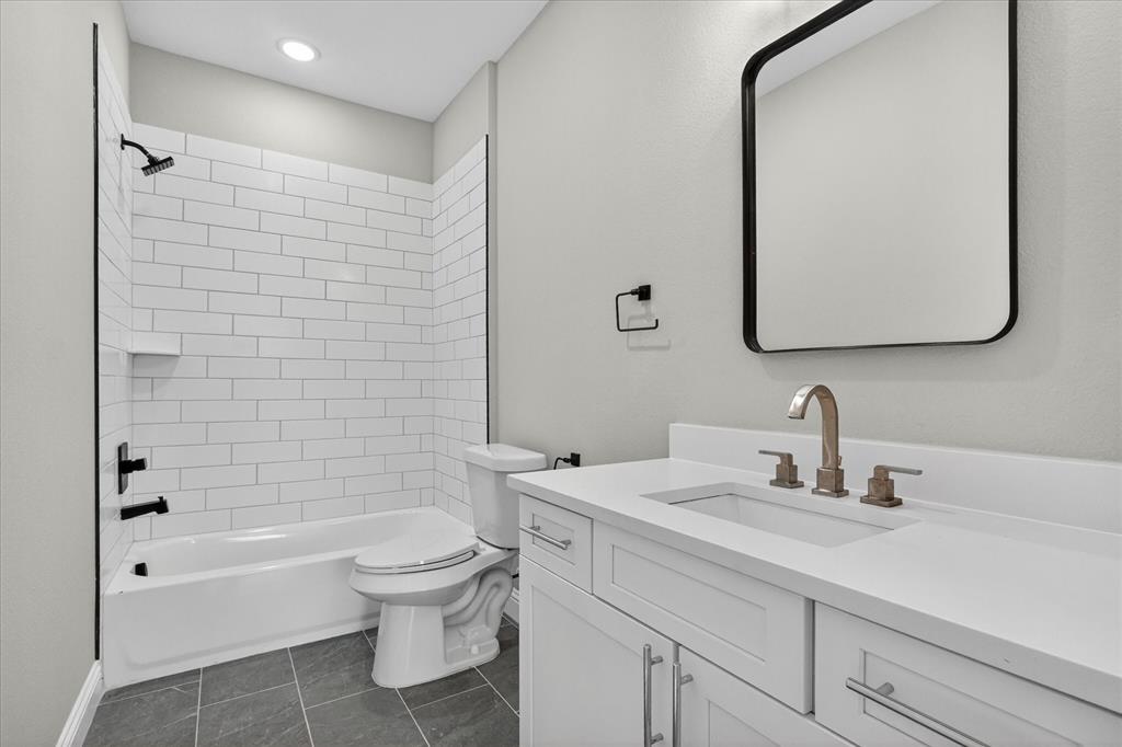 Carrier Parkway Townhomes - Residential