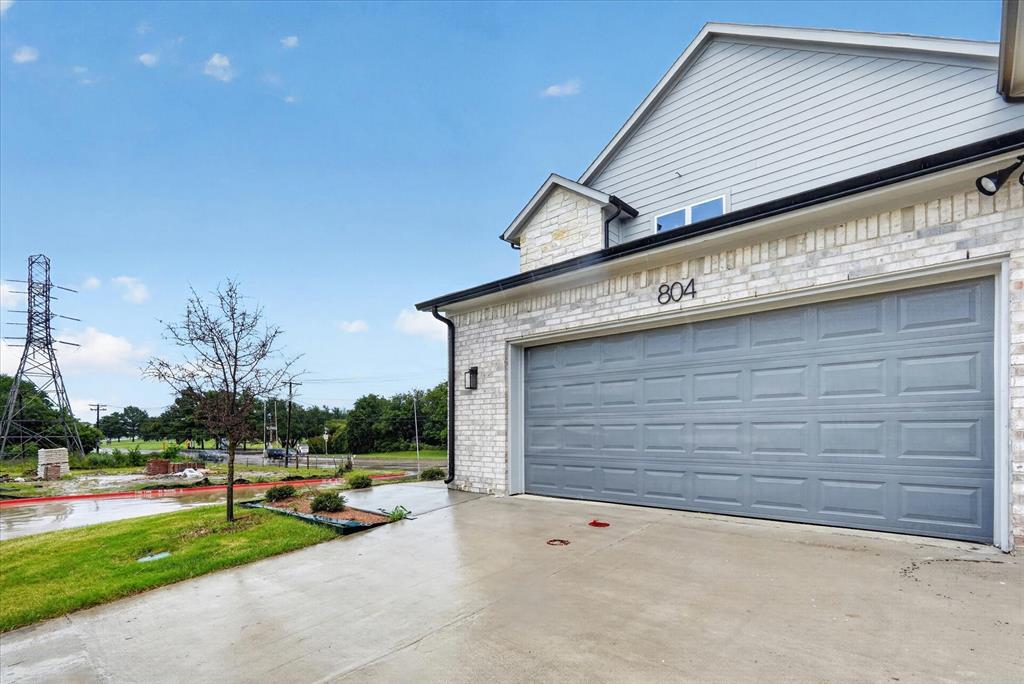 Carrier Parkway Townhomes - Residential