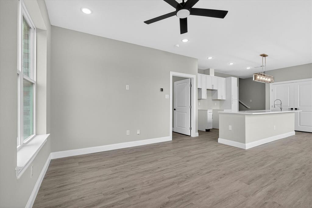 Carrier Parkway Townhomes - Residential