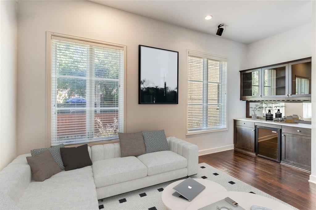 Vine Condo - Residential