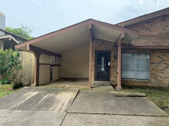 Charming, low-maintenance living awaits in this classic single-story brick townhouse, in need of some TLC, located in the desirable Meadowcreek Village community of Garland, Texas! Perfectly sized at 882 square feet, this 2-bedroom, 1-bathroom home is an incredible opportunity for first-time homebuyers, downsizers, or savvy investors looking for a solid property in a quiet neighborhood. The sale of the property is made on an As is Where Is basis. All offers must be submitted via PropOffers.com. AN OFFER MANAGEMENT FEE OF 200.00, plus sales tax where applicable, IS CHARGED BY PYRAMID PLATFORM IN CONNECTION WITH THE USE OF PROPOFFERS.COM. THIS FEE WILL BE PAID AT CLOSING FROM
THE AGENT REPRESENTING THE BUYER AS SELLING AGENT AND OR TRANSACTION BROKER.