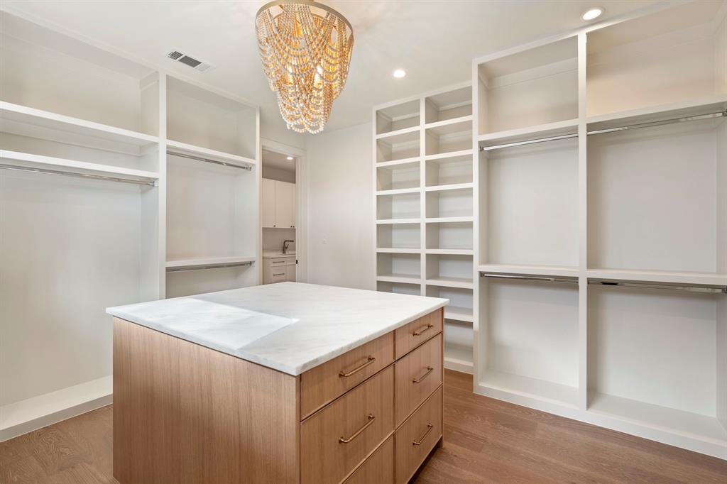 Wilshire Summit - Residential