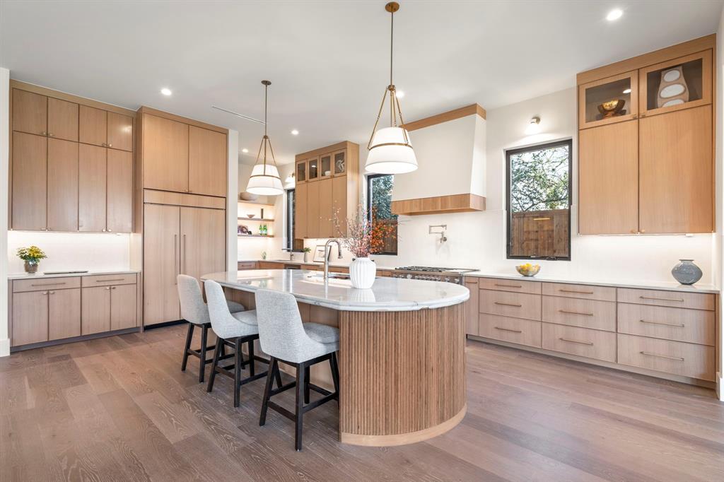 Wilshire Summit - Residential