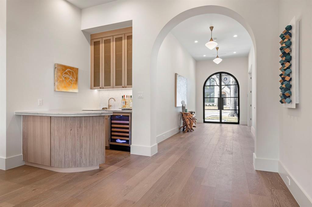 Wilshire Summit - Residential