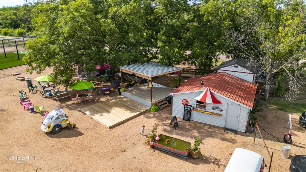 Original Town Coleman - Commercial Sale