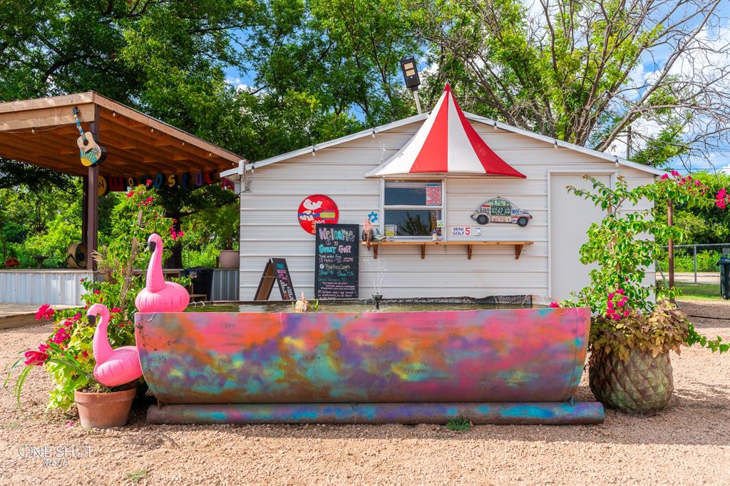 Original Town Coleman - Commercial Sale