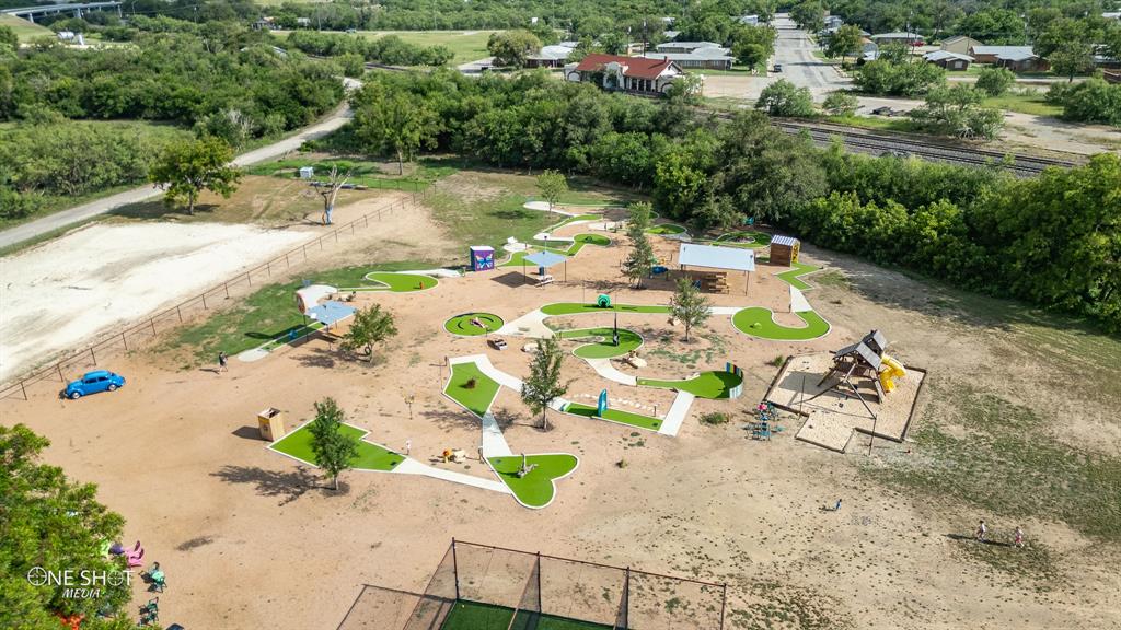 Original Town Coleman - Commercial Sale