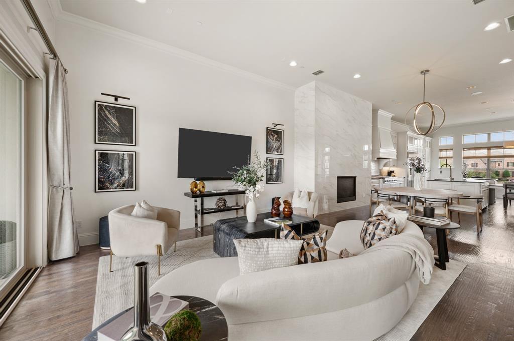 Vue Las Colinas - Residential