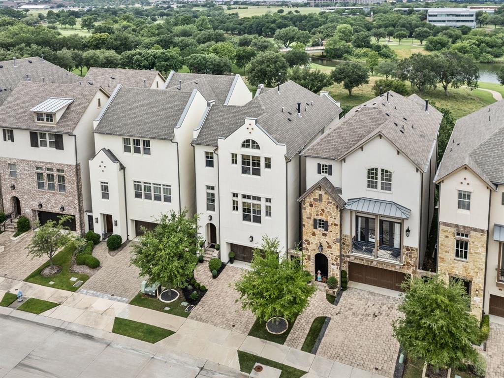 Vue Las Colinas - Residential