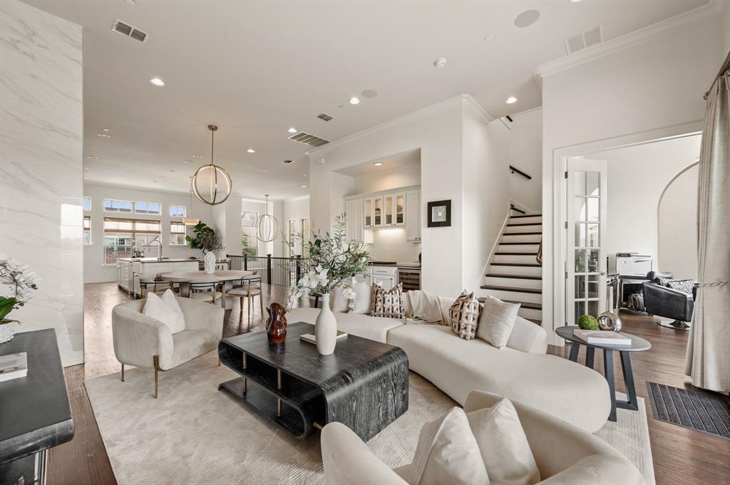 Vue Las Colinas - Residential