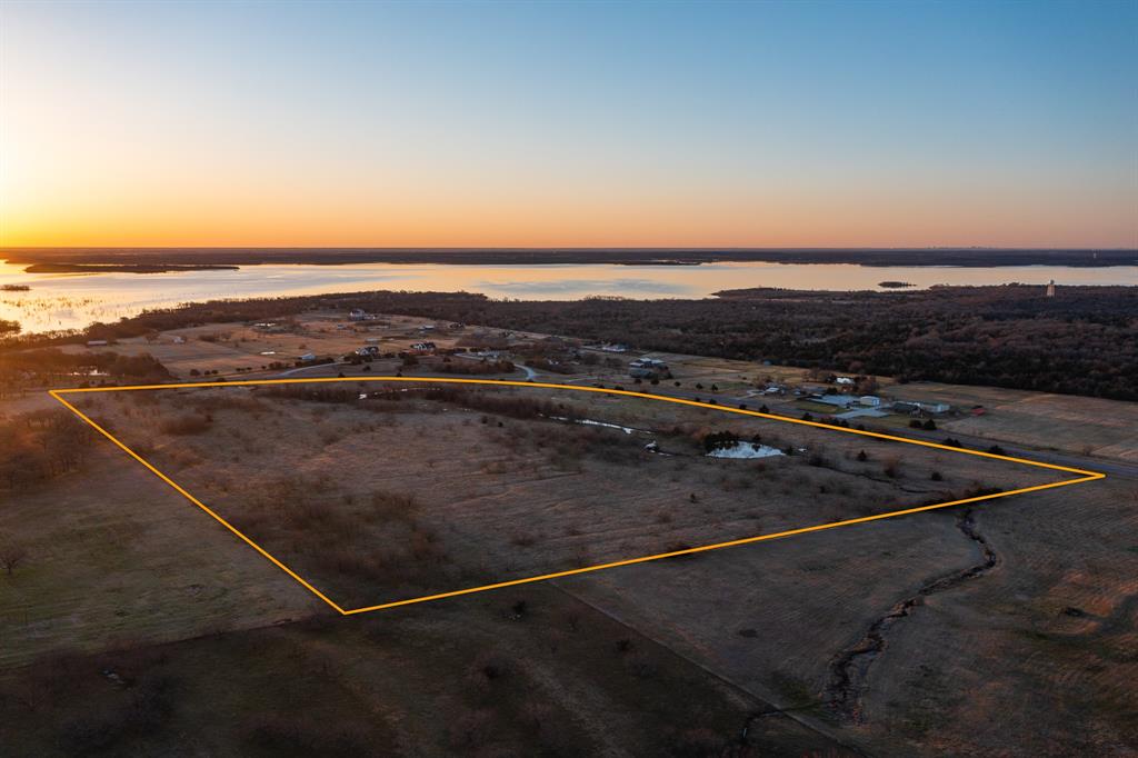ESTATES OF LAKE RAY ROBERTS...GATEWAY TO LAKE - Land