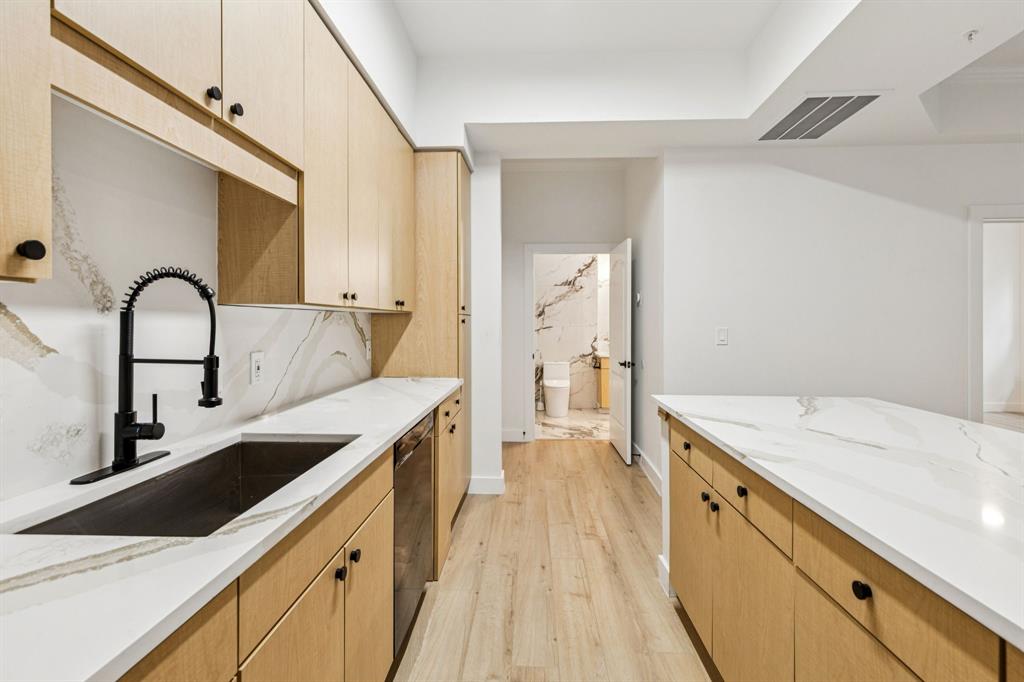 Renaissance On Turtle Creek Condo - Residential