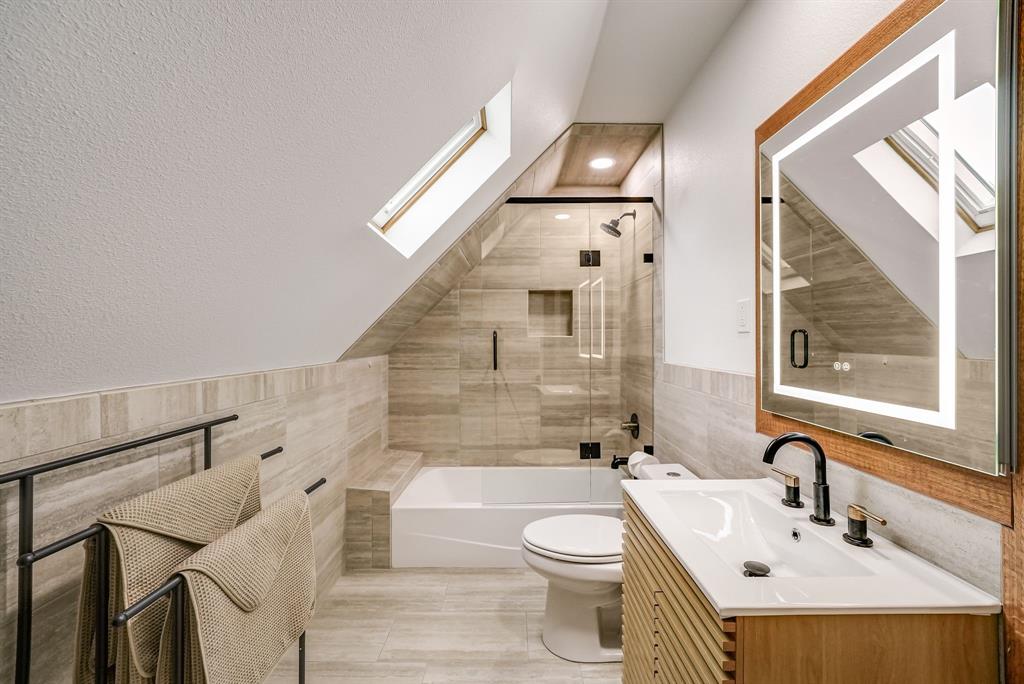HART MARTIN D A-G0484 - Residential