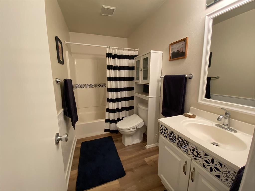 1500 Lakeshore, Hillside Villa - Residential