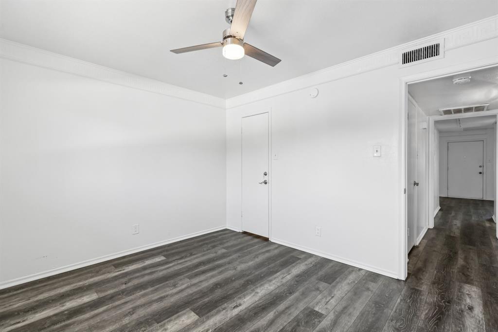 Les Chateaux Condo - Residential