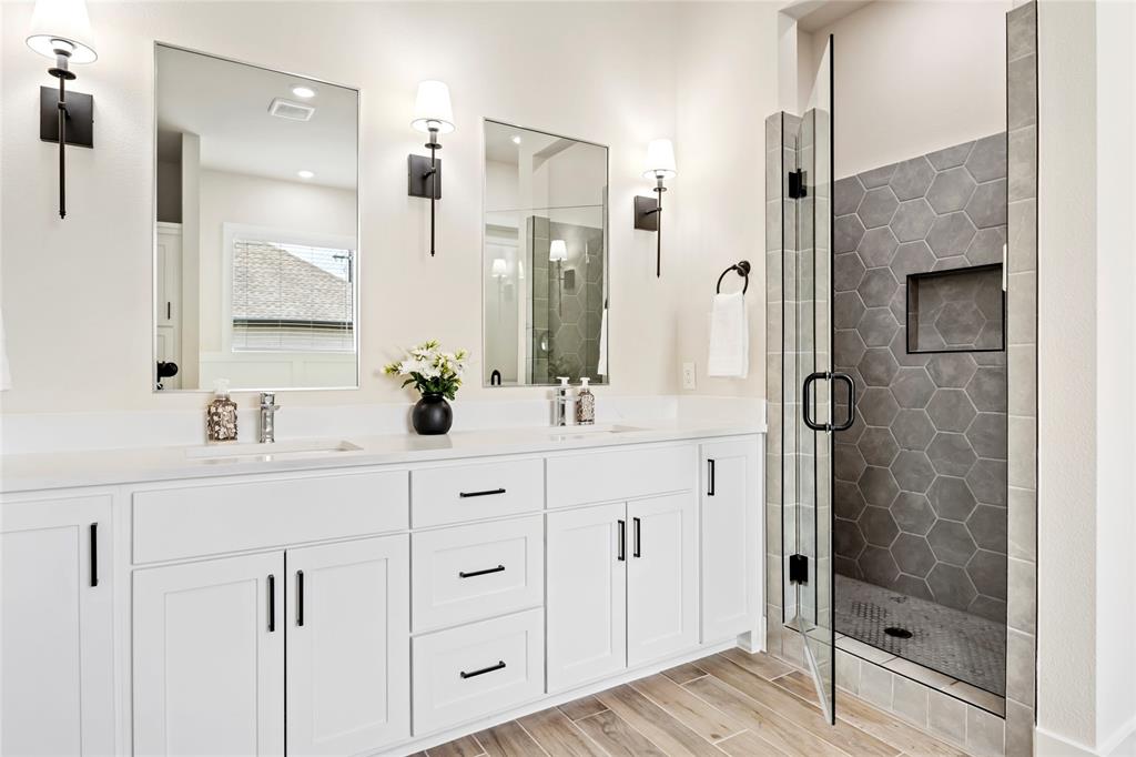 Lincoln Pointe - Residential