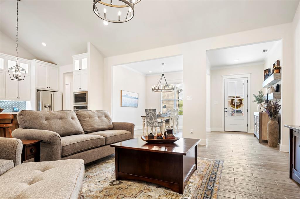 Lincoln Pointe - Residential
